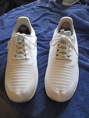 Men's Athletic Knit Running Shoes - White